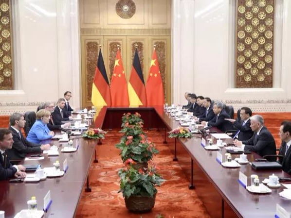 李克強(qiáng)：加強(qiáng)知識產(chǎn)權(quán)保護(hù)，加快構(gòu)建依法依規(guī)、公平競爭的市場環(huán)境